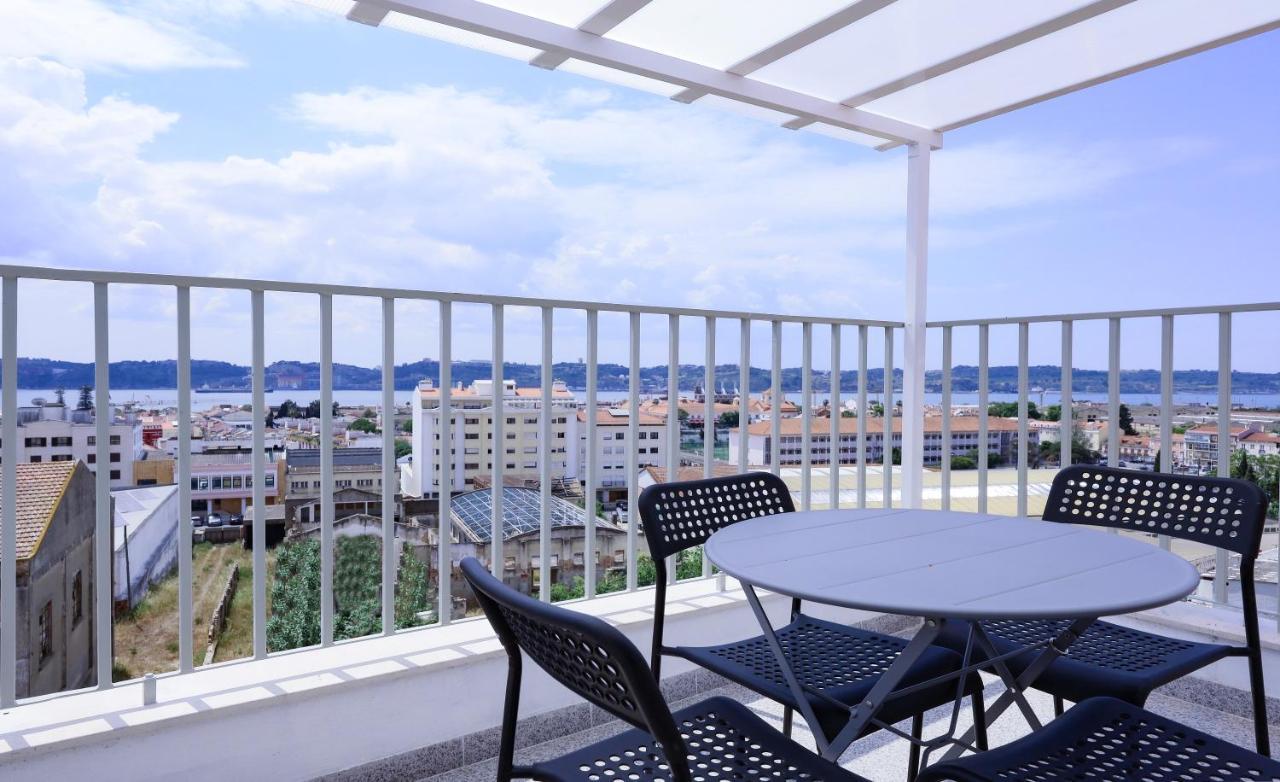 Apartment Ajuda Tagus River View Lisbon Bagian luar foto